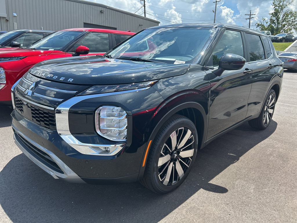 New 2025 Mitsubishi Outlander SE image 6