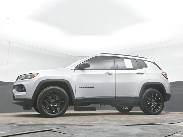 Used 2025 Jeep Compass Latitude w/ Altitude Special Edition AWD/4WD image 41