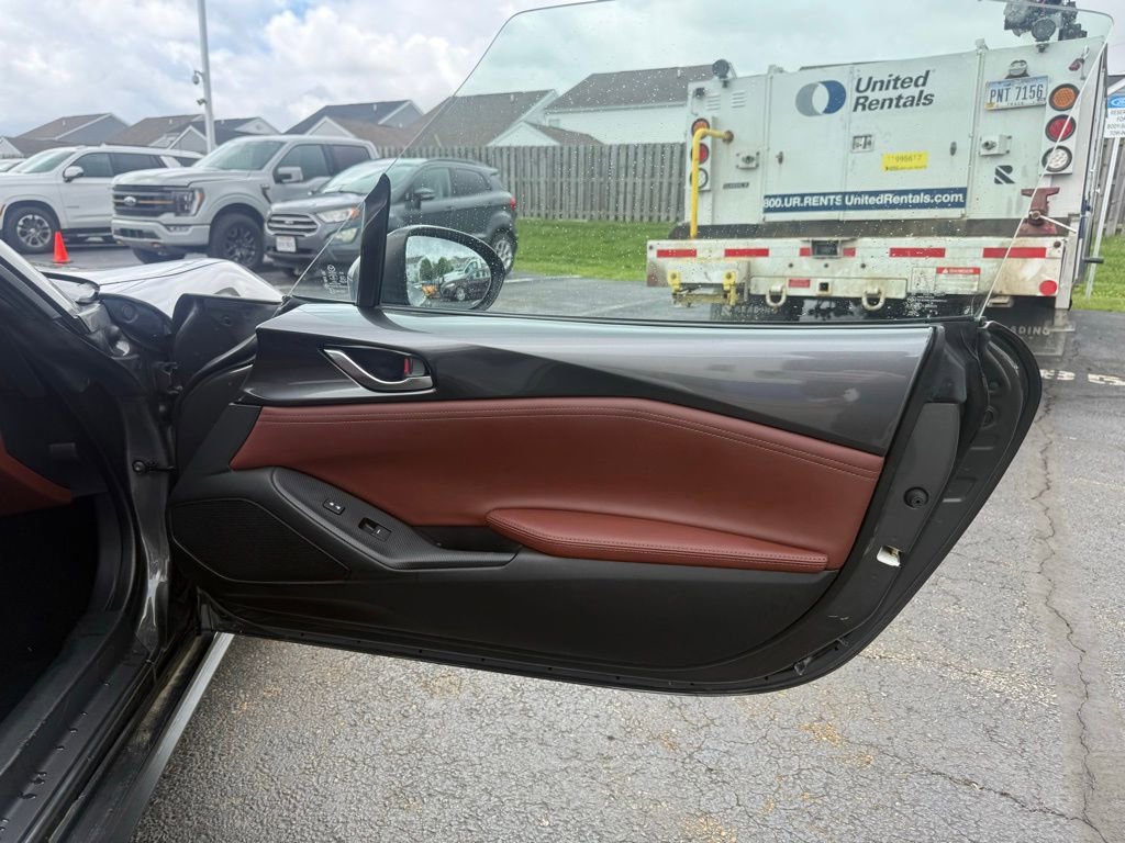 Used 2019 MAZDA MX-5 Miata RF Grand Touring RWD image 46