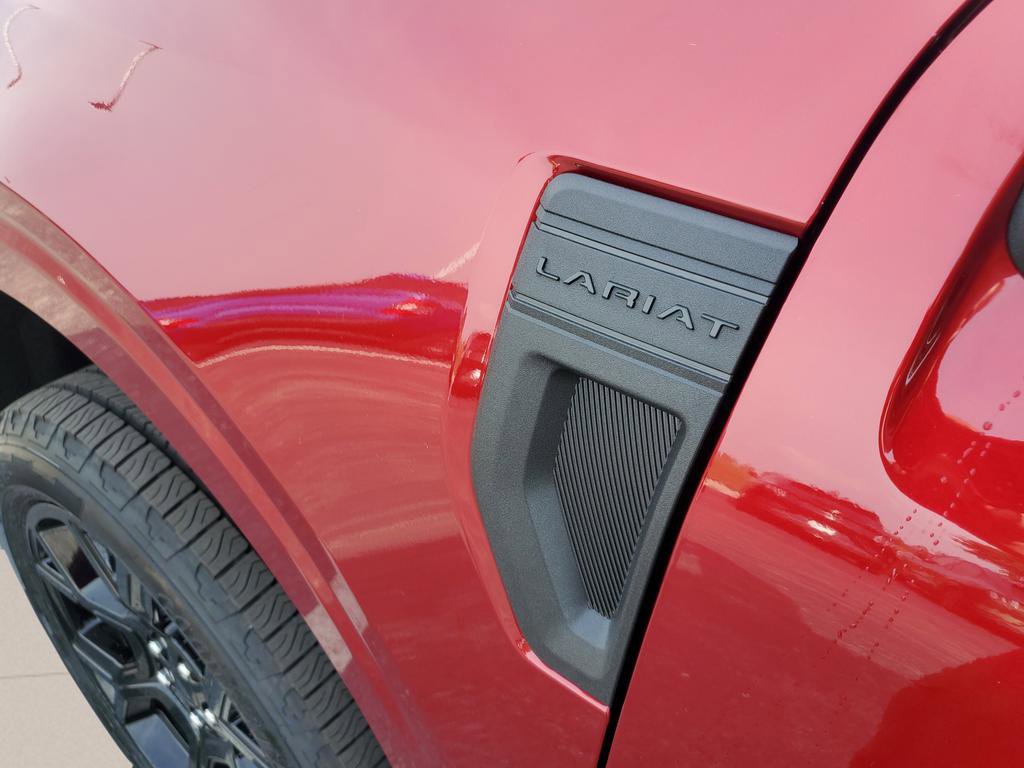 New 2025 Ford Maverick Lariat w/ Black Appearance Package image 13