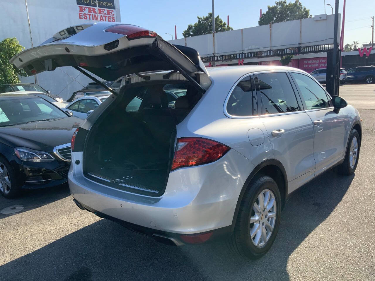 Used 2012 Porsche Cayenne AWD/4WD image 10