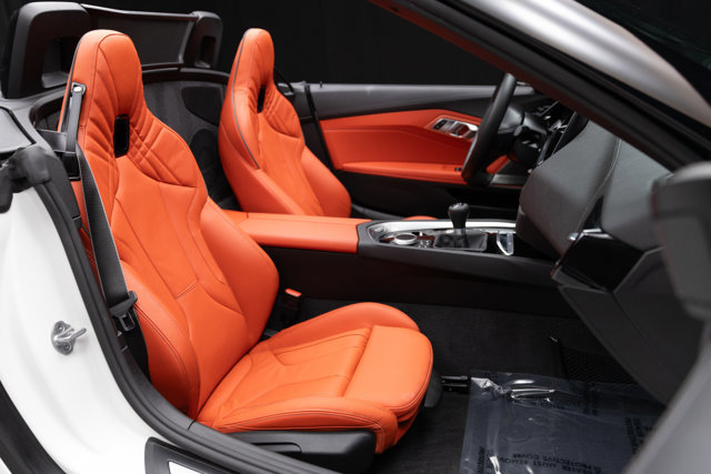 Used 2025 BMW Z4 M40i w/ Edition image 11