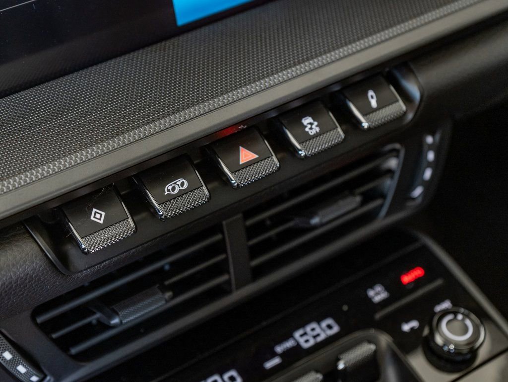 Certified 2025 Porsche 911 Carrera image 24