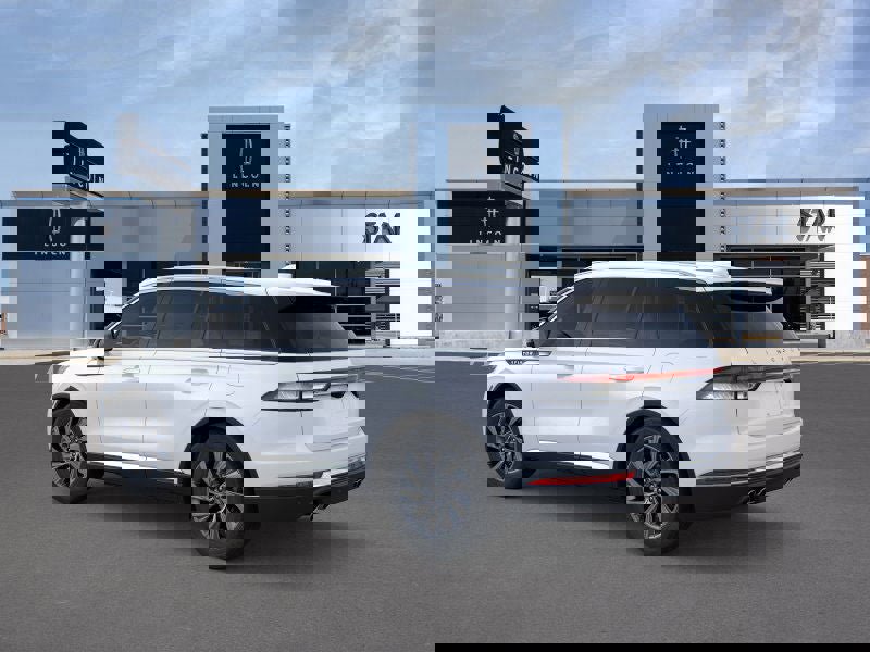 New 2025 Lincoln Aviator AWD image 4