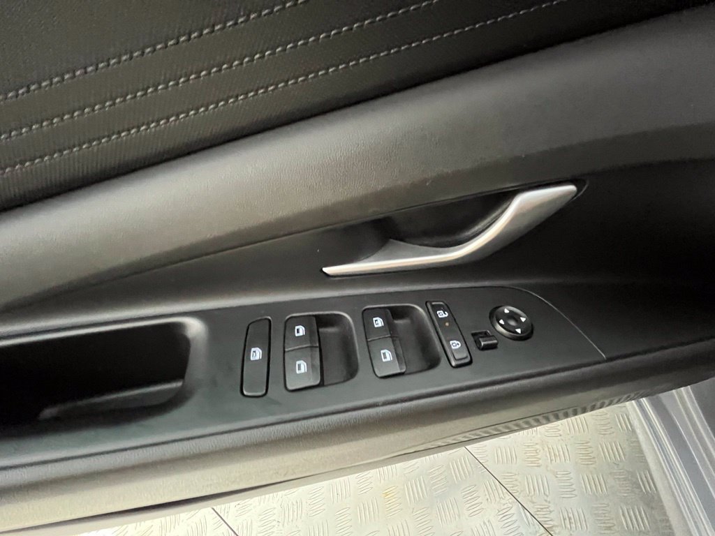 Certified 2024 Hyundai Elantra SE FWD image 37