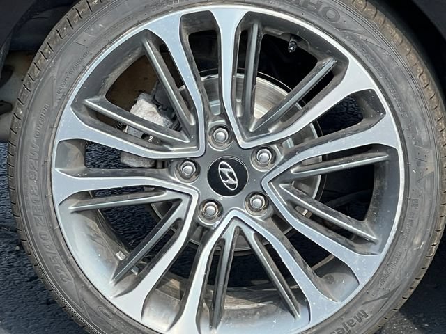 Used 2016 Hyundai Veloster Turbo w/ Option Group 04 FWD image 21