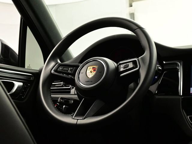 Certified 2025 Porsche Macan image 21