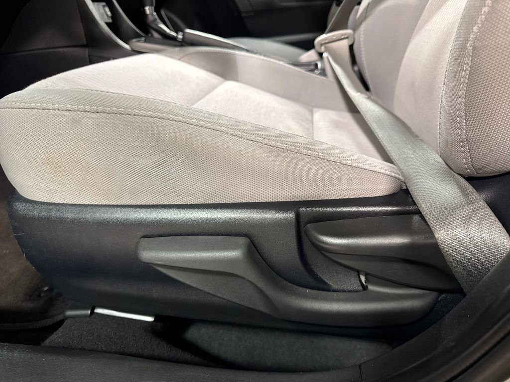 Used 2014 Toyota Corolla LE FWD image 15