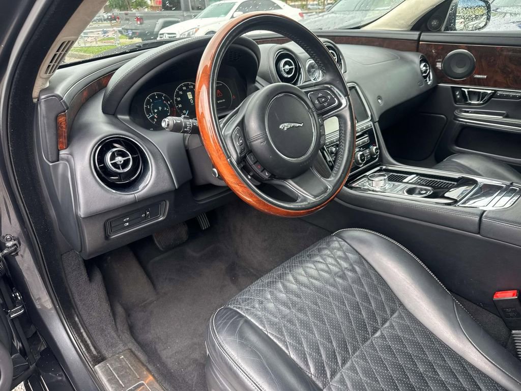 Used 2016 Jaguar XJ L Portfolio RWD image 20