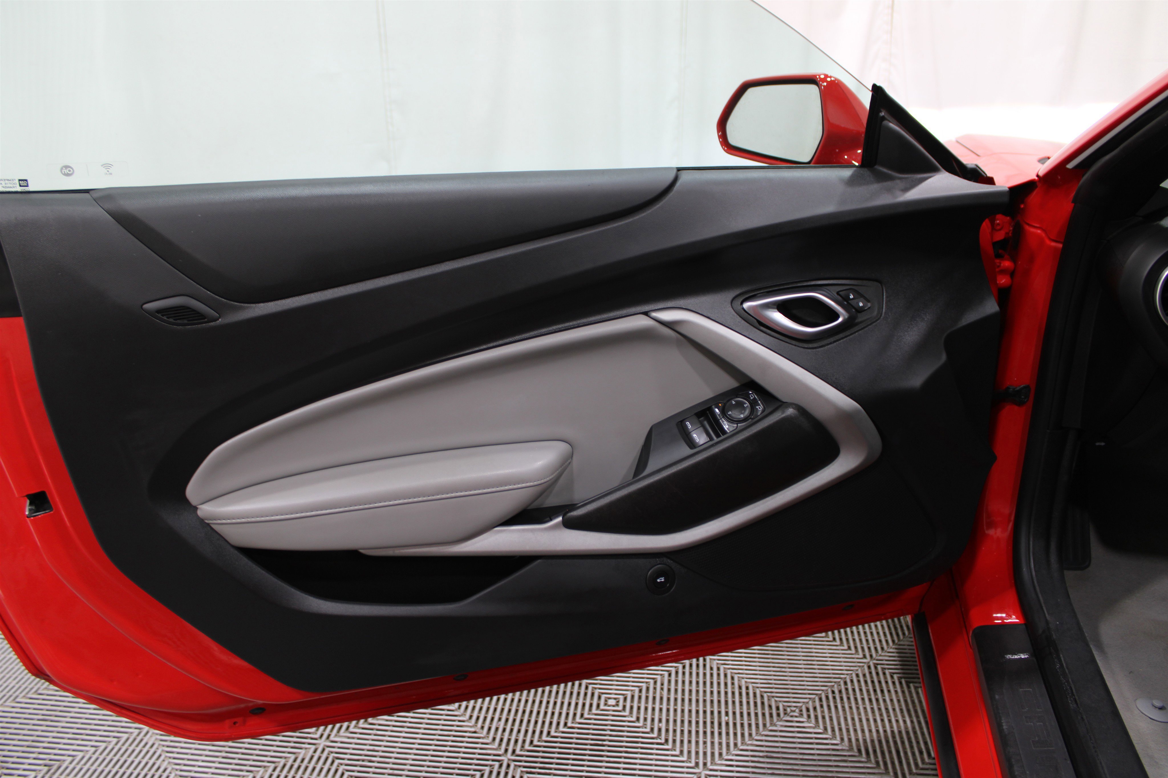 Used 2023 Chevrolet Camaro LT image 6