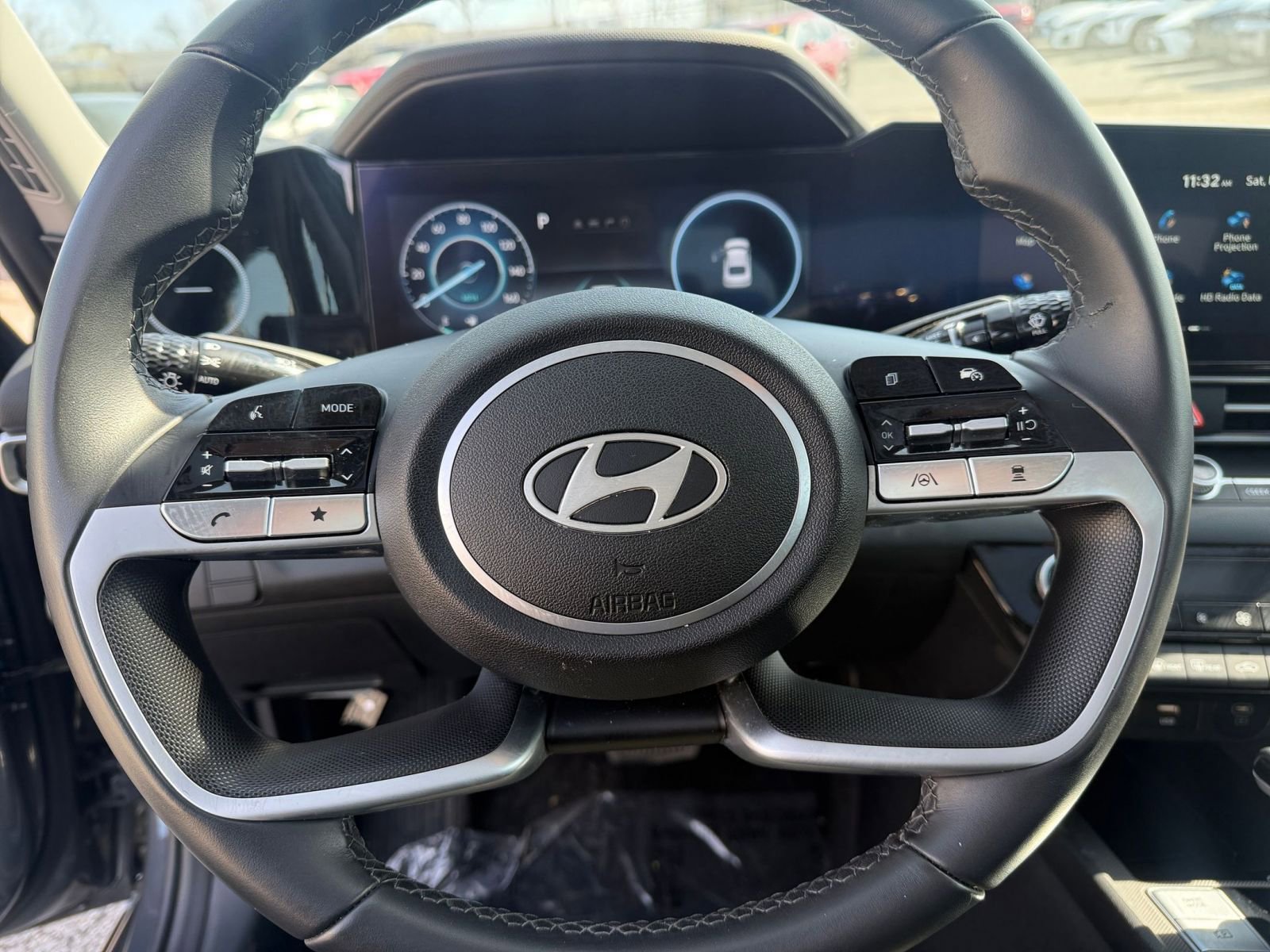 Used 2025 Hyundai Elantra SEL FWD image 28