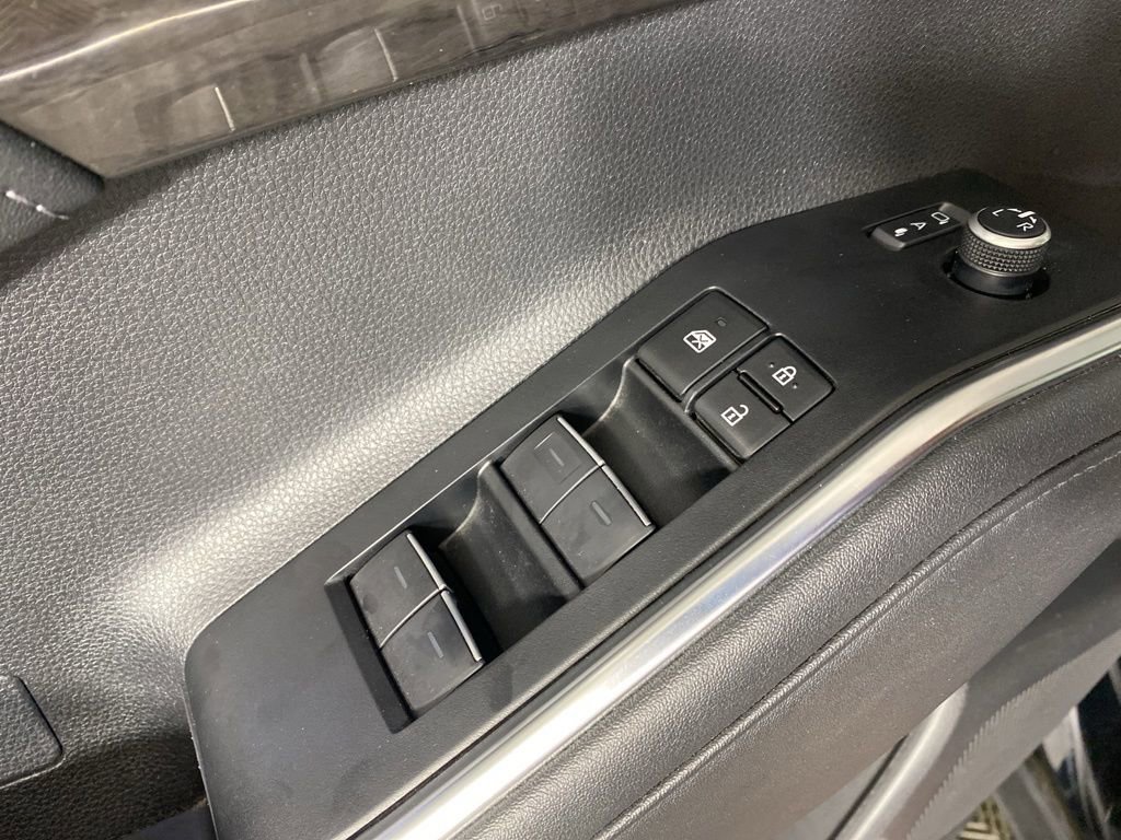 Used 2023 Toyota Highlander Platinum AWD/4WD image 28