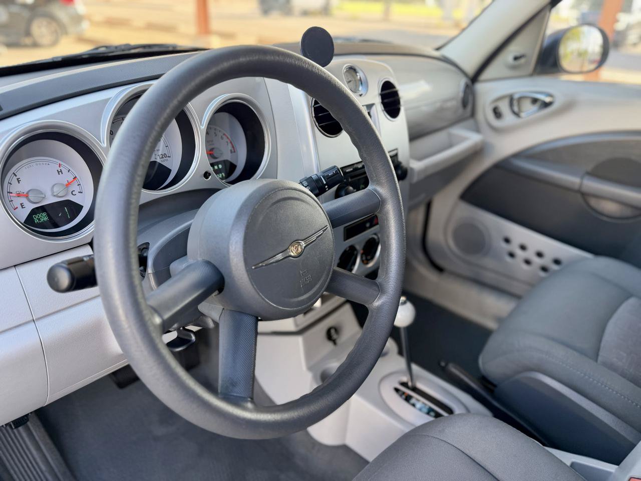 Used 2009 Chrysler PT Cruiser FWD image 16
