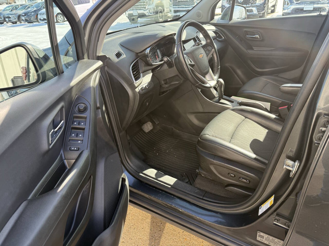 Used 2019 Chevrolet Trax LT w/ Driver Confidence Package AWD/4WD image 5