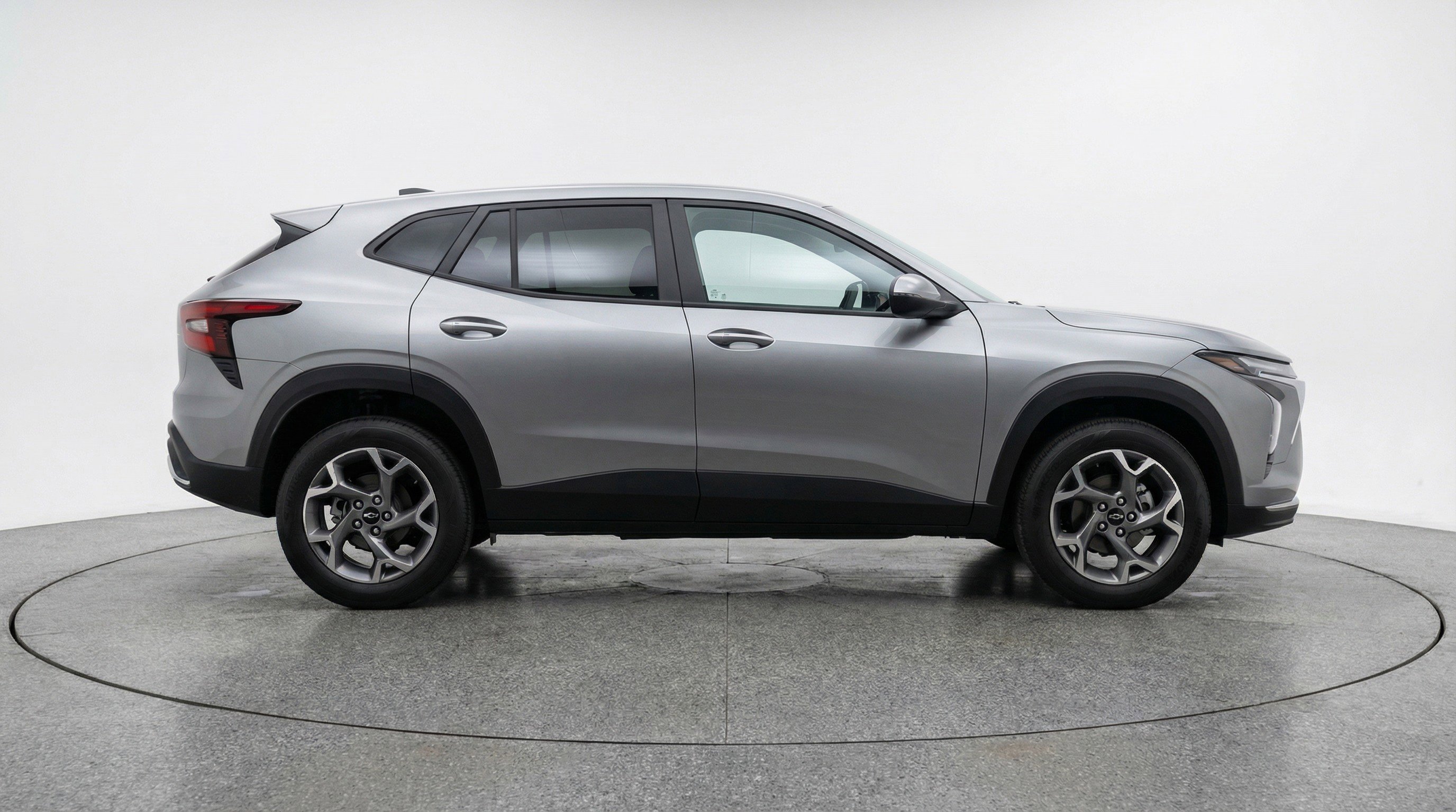 Used 2025 Chevrolet Trax LT image 11