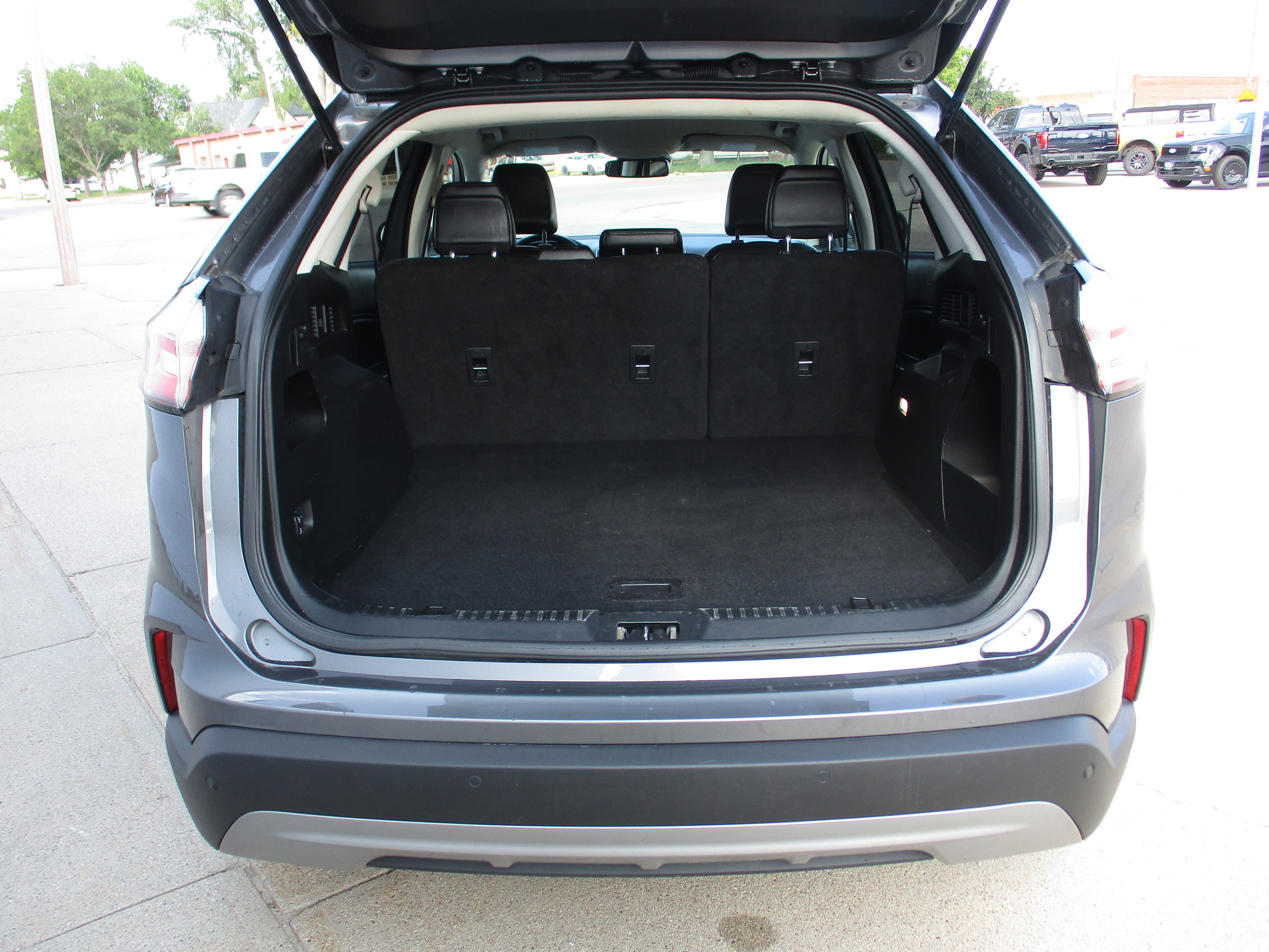 Used 2024 Ford Edge SEL image 20