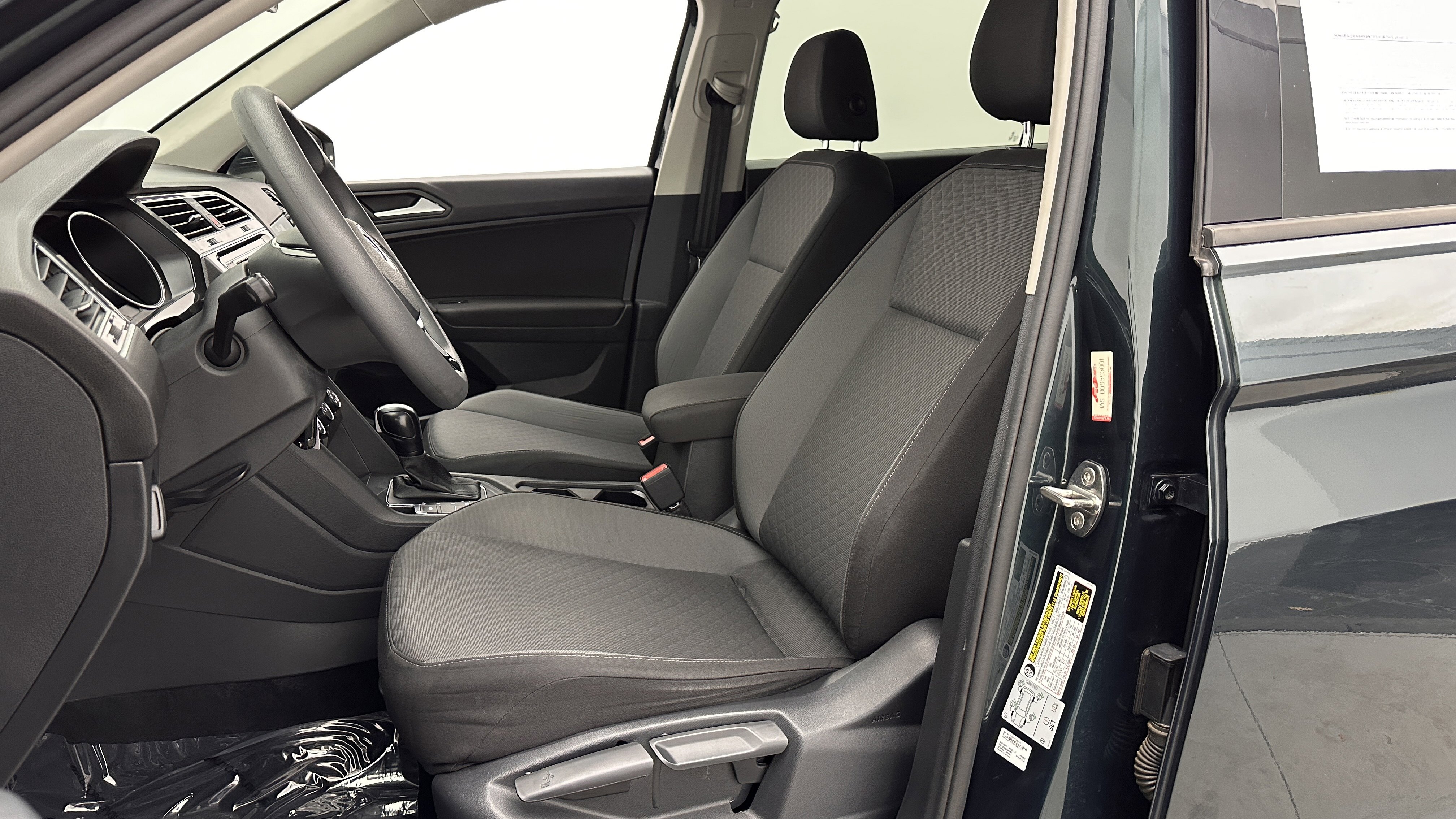 Used 2019 Volkswagen Tiguan S FWD image 13