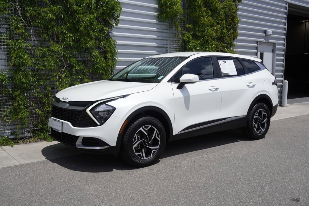 Used 2023 Kia Sportage LX AWD/4WD image 3