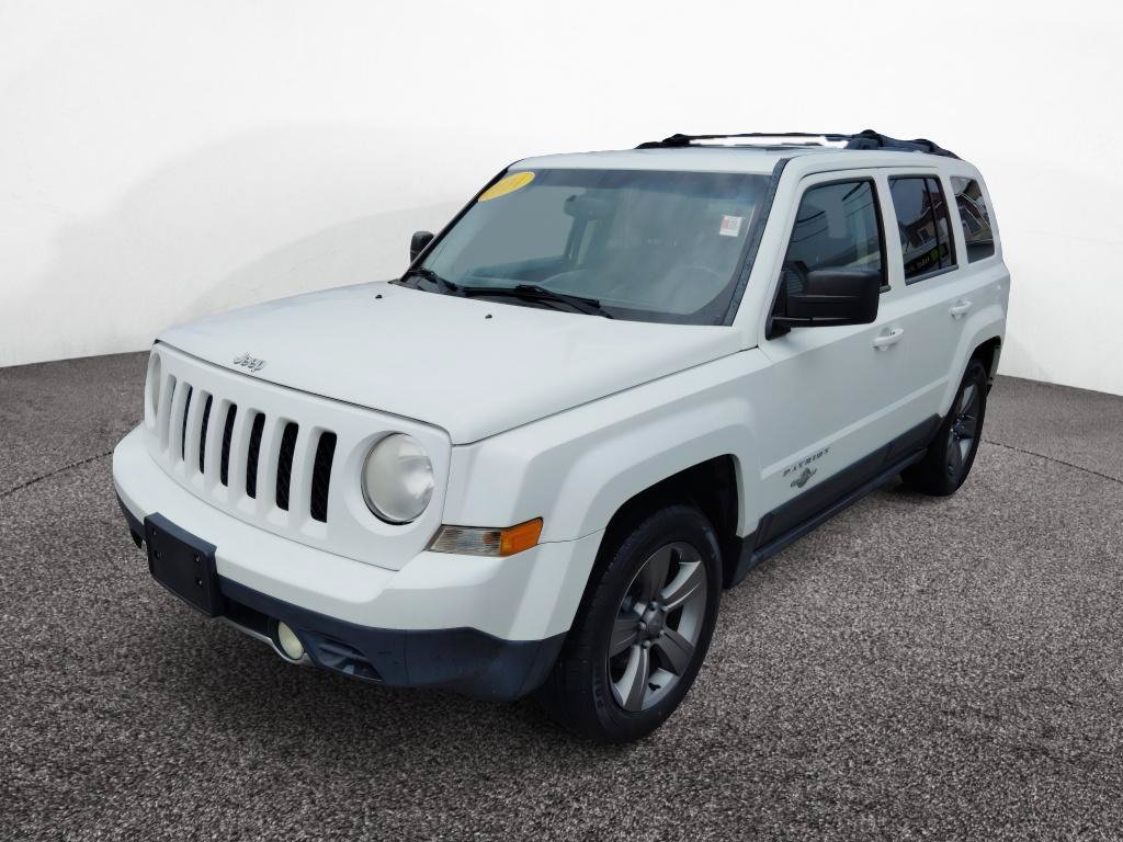 Used 2014 Jeep Patriot Latitude w/ Freedom Edition Package FWD image 3
