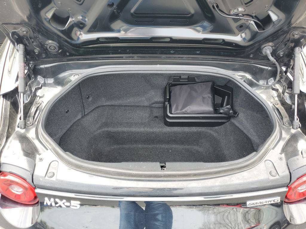 Used 2025 MAZDA MX-5 Miata RF Grand Touring RWD image 23