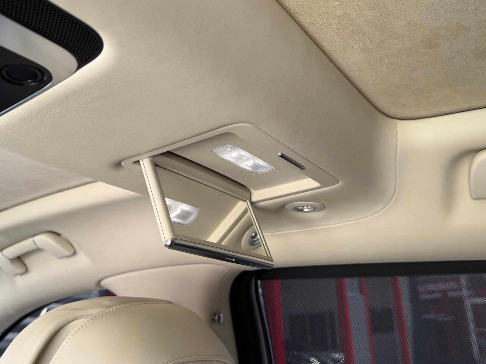 Used 2020 Bentley Flying Spur W12 image 32