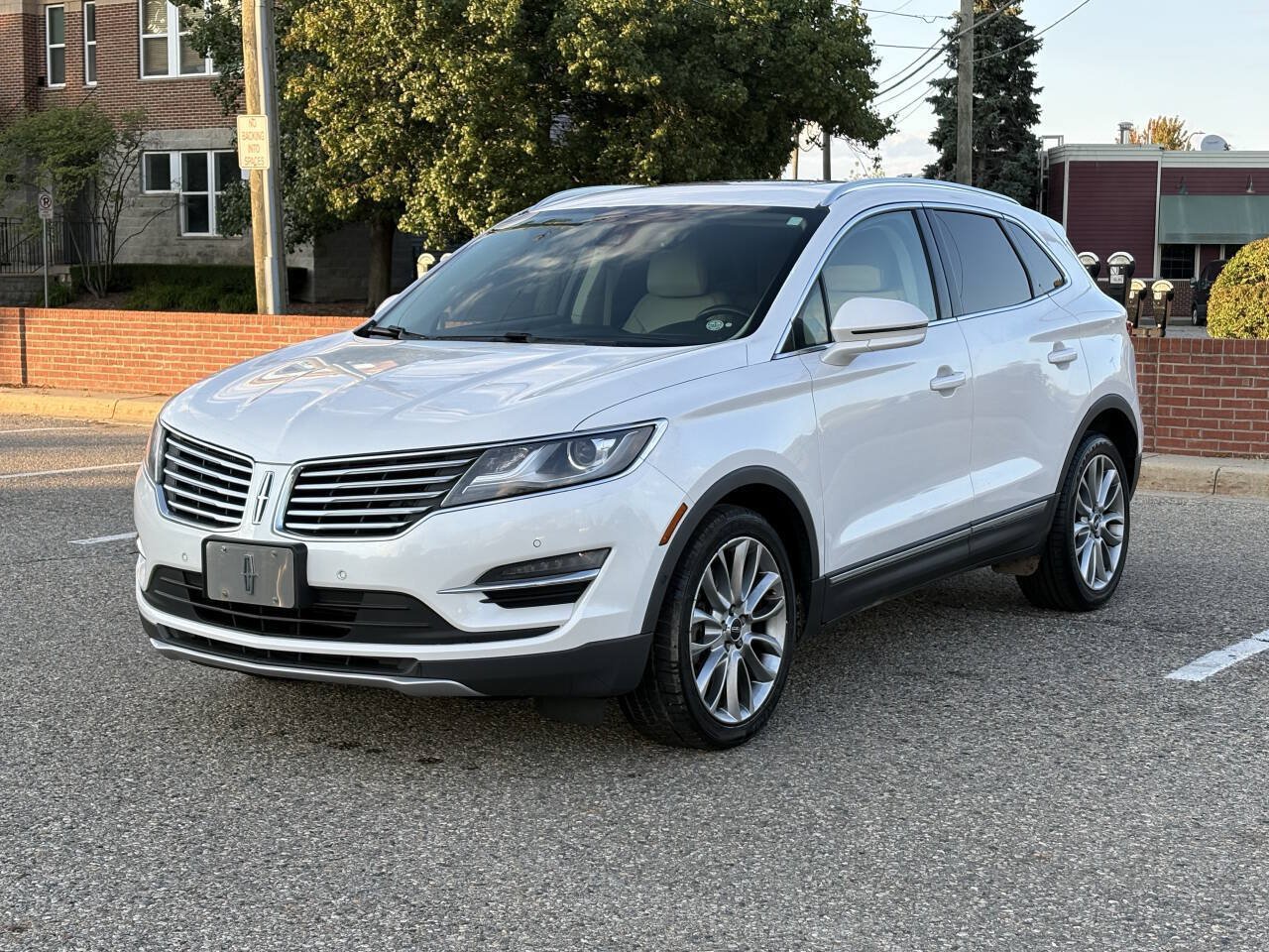 Used 2017 Lincoln MKC Reserve FWD image 3