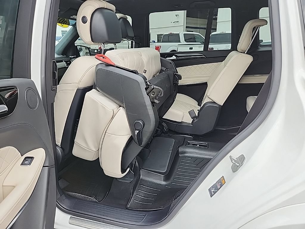 Used 2018 Mercedes-Benz GLS 550 4MATIC image 33