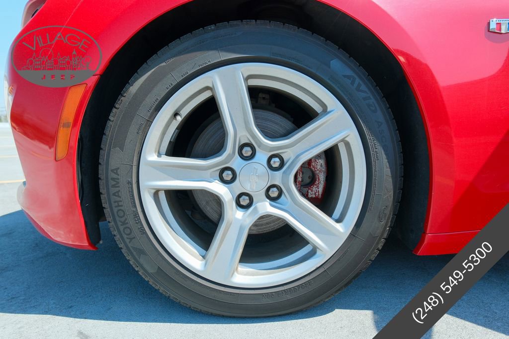 Used 2019 Chevrolet Camaro LT RWD image 11