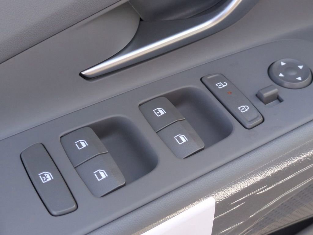Certified 2026 Hyundai Elantra SE FWD image 11