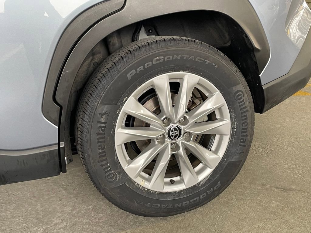 Used 2023 Toyota Corolla Cross LE image 9