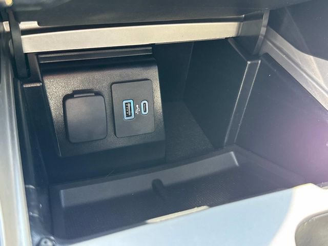 Used 2022 Ford Explorer Limited w/ Equipment Group 301A image 36