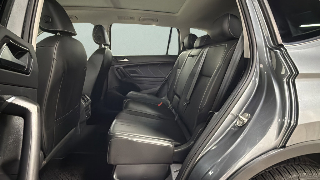 Used 2022 Volkswagen Tiguan SE image 27