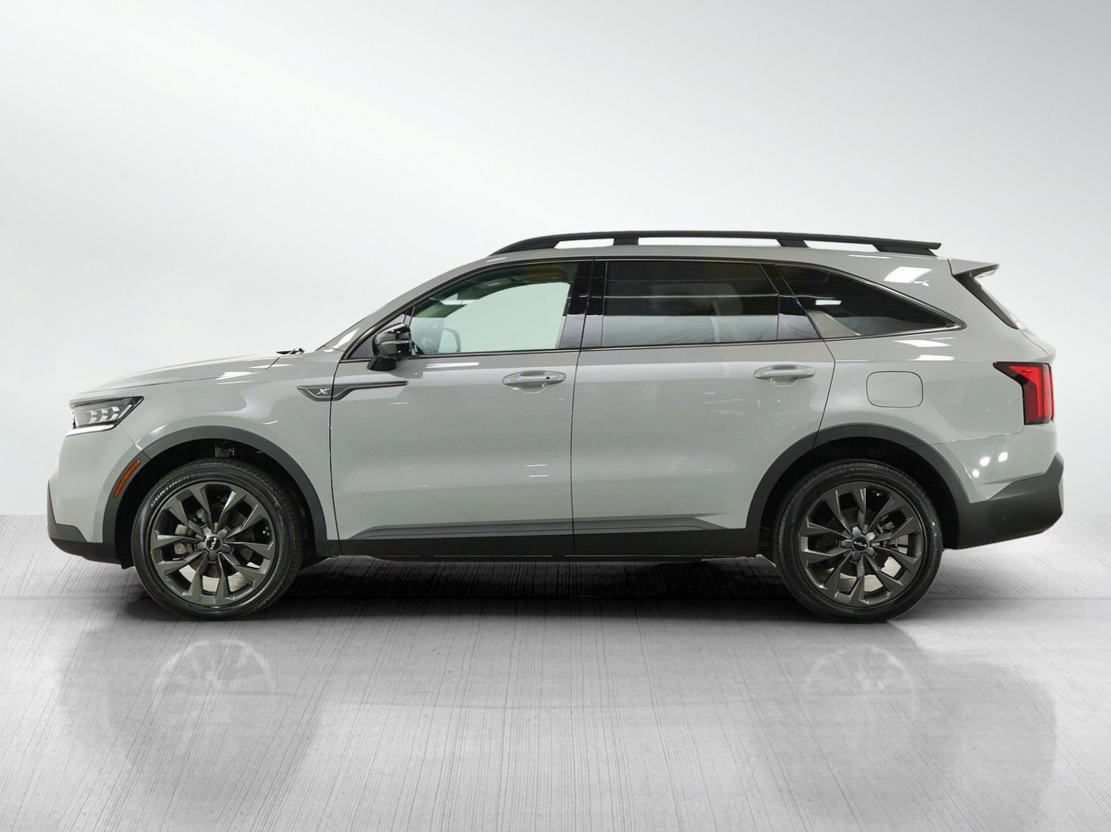 Used 2023 Kia Sorento SX Prestige image 2