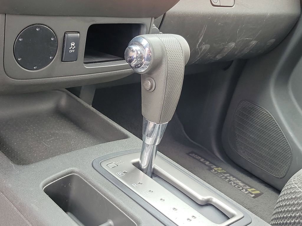 Used 2014 Nissan Frontier Desert Runner image 26