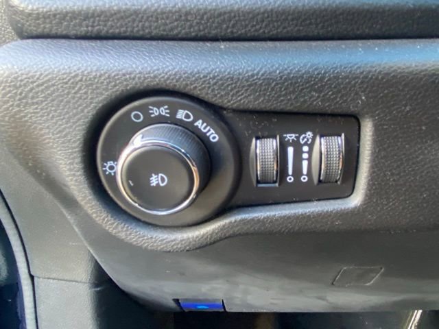 Used 2023 Chrysler Pacifica Pinnacle image 17