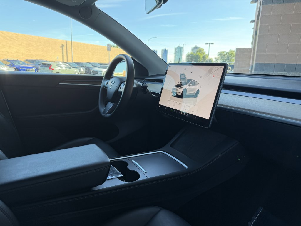 Used 2023 Tesla Model Y Performance image 44