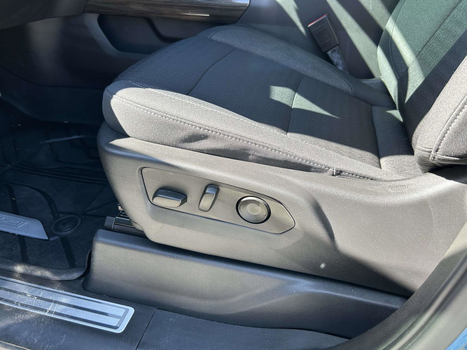 Used 2022 Chevrolet Silverado 1500 LT Trail Boss w/ LPO, Dark Essentials Package image 16