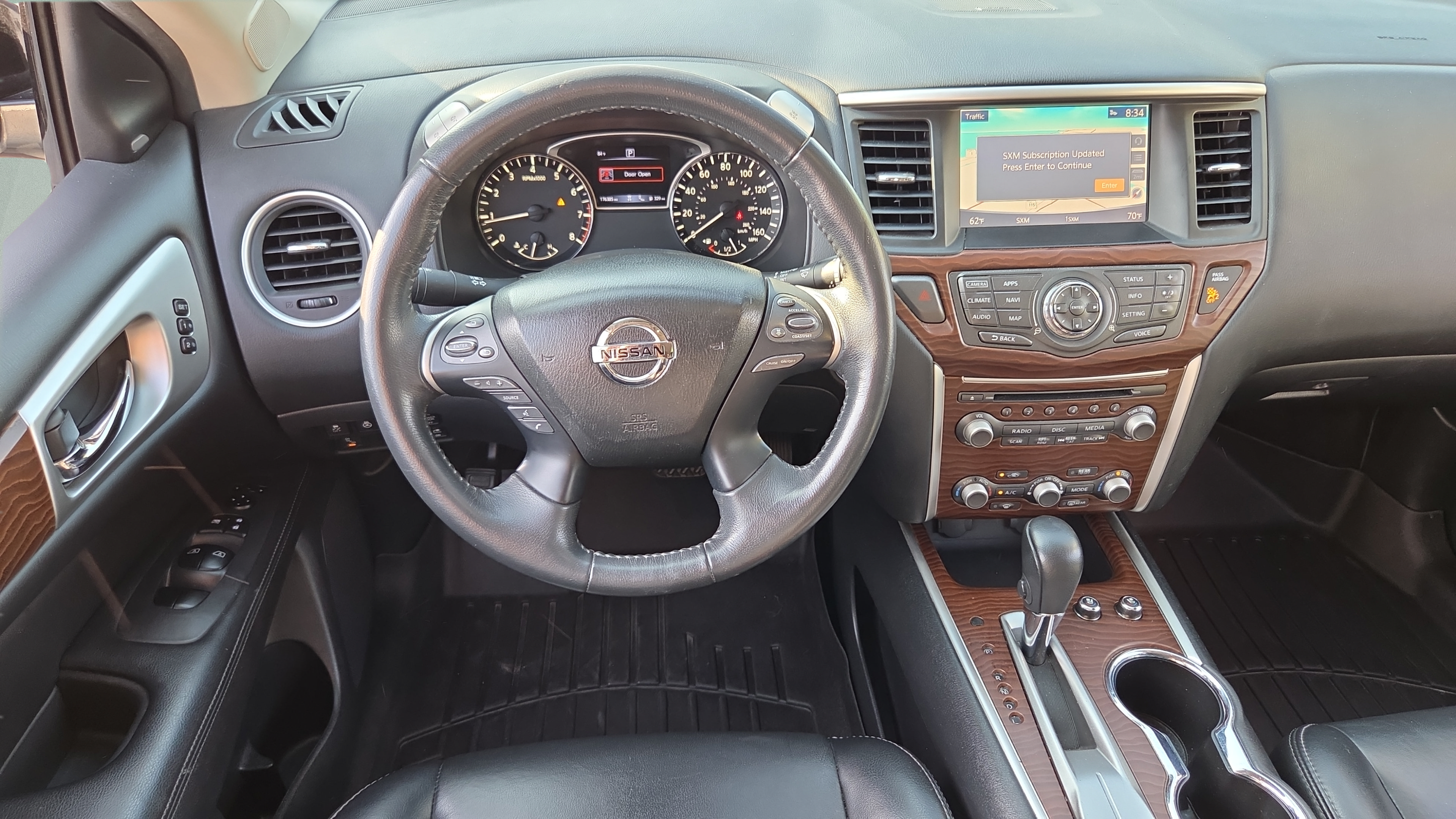 Used 2017 Nissan Pathfinder Platinum FWD image 11