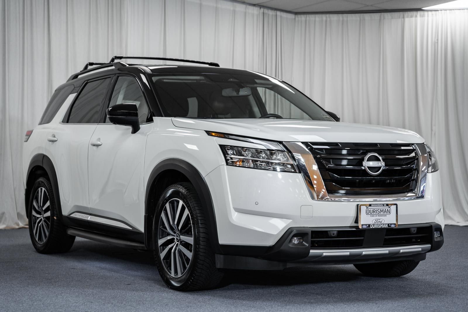 Used 2022 Nissan Pathfinder Platinum w/ Lighting Package (N93)