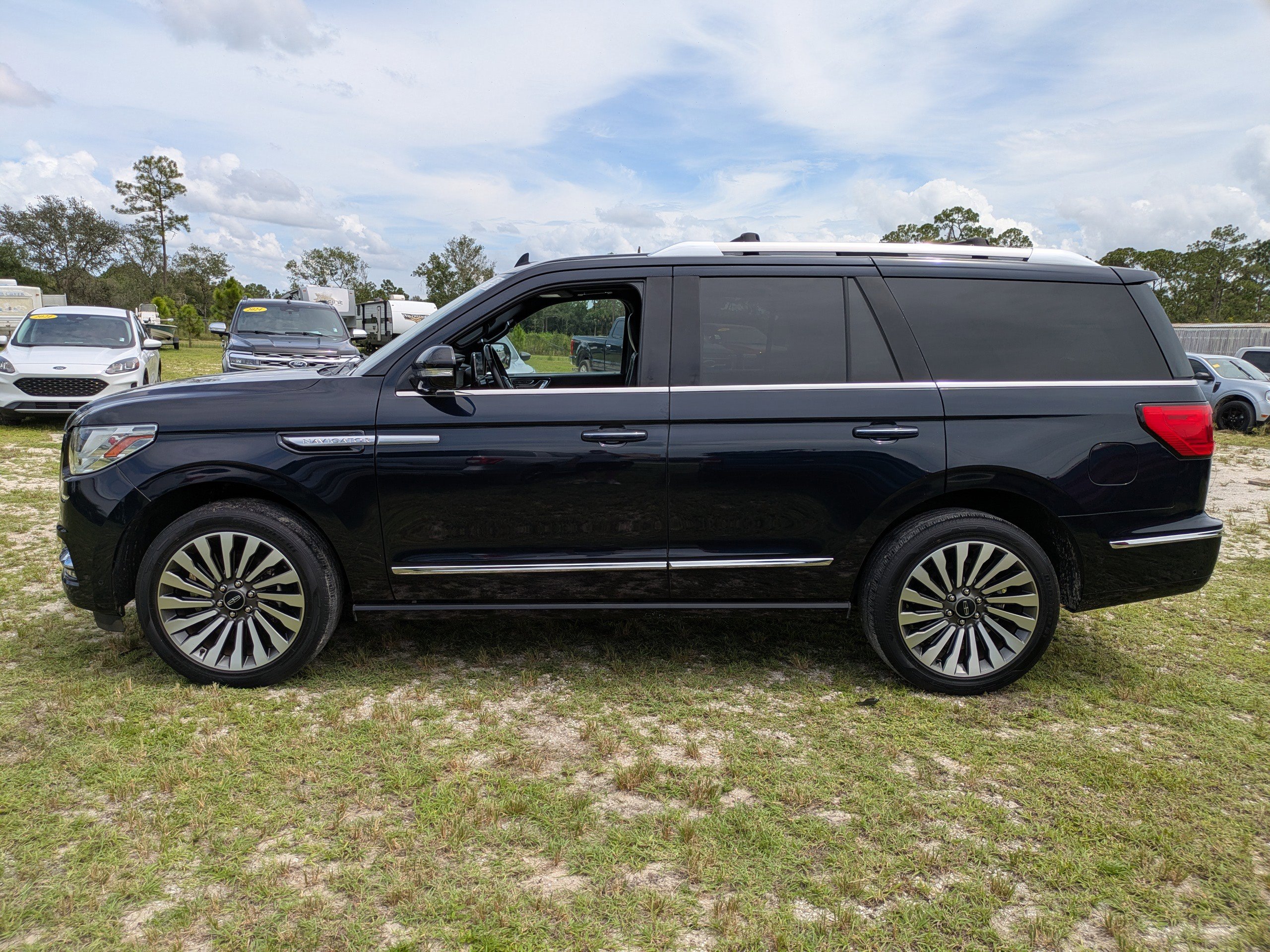 Used 2021 Lincoln Navigator Reserve w/ Luxury Package image 7
