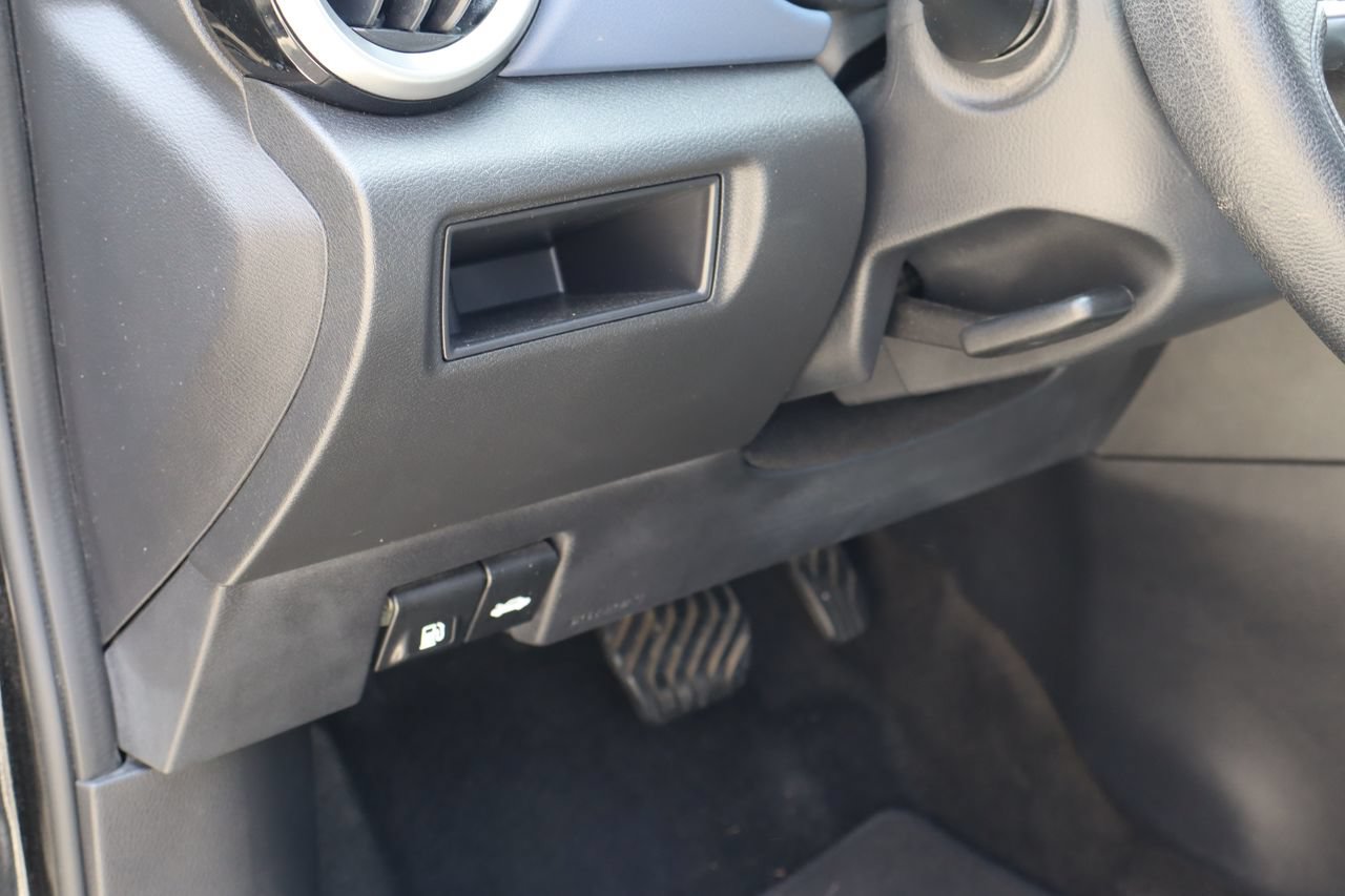 Used 2024 Nissan Versa SV FWD image 21