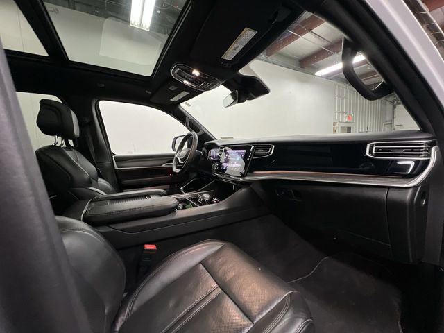 Used 2023 Jeep Wagoneer Series II w/ Premium Group I AWD/4WD image 30