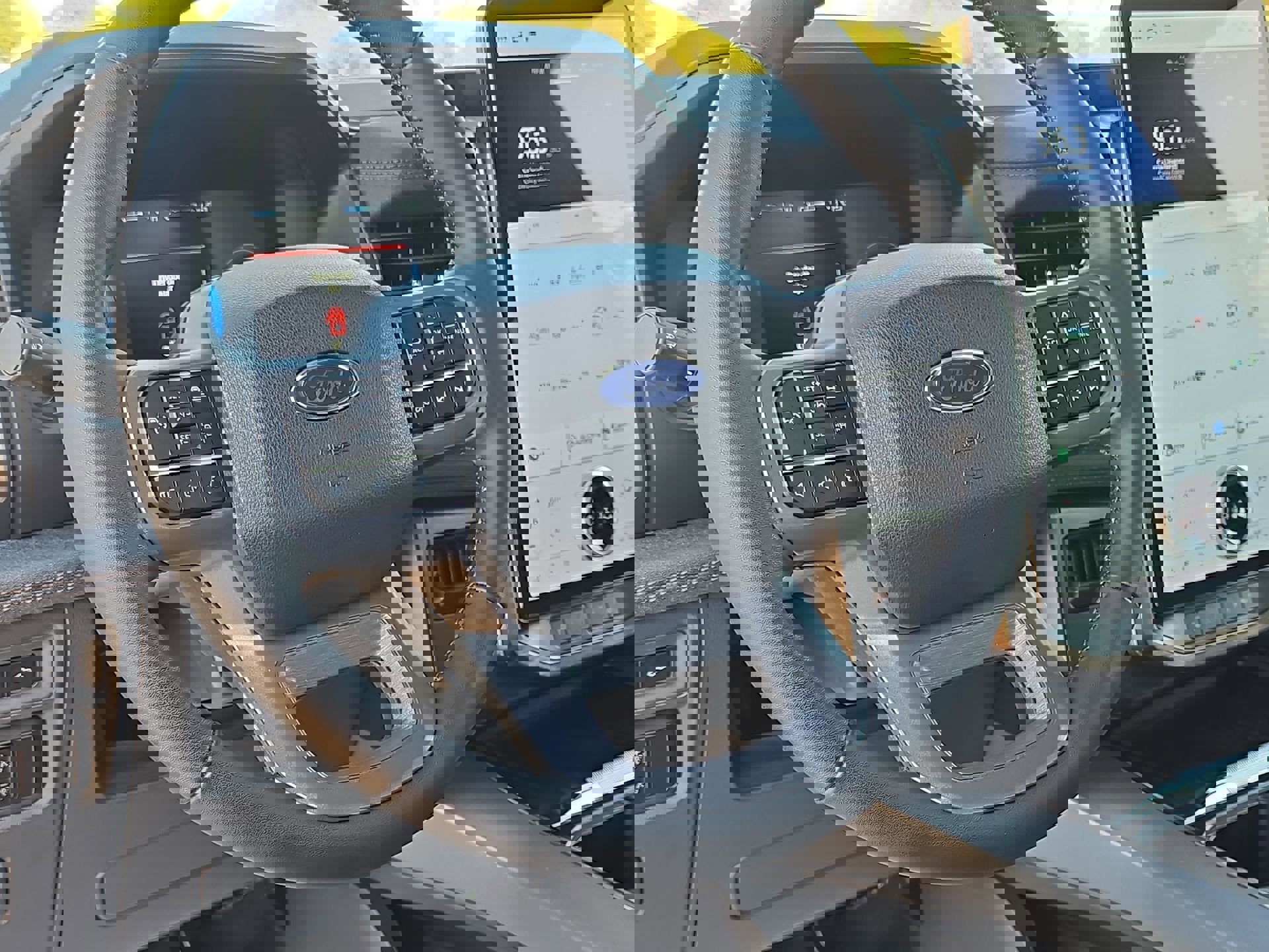 Used 2023 Ford F150 Lightning 4x4 SuperCrew image 15