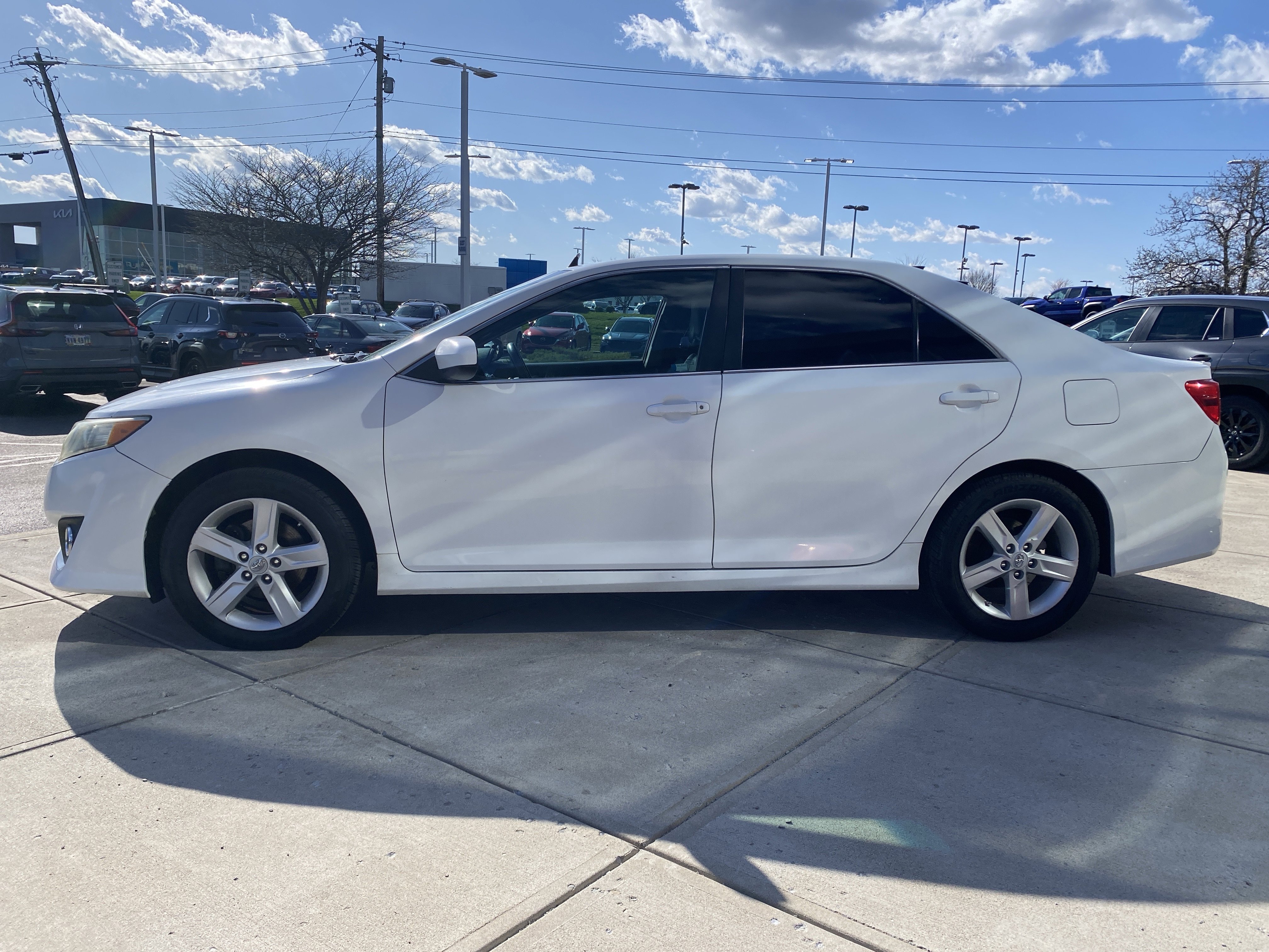 Used 2012 Toyota Camry SE image 4