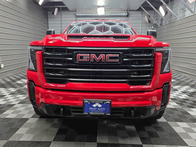 Used 2025 GMC Sierra 2500 SLE AWD/4WD image 3