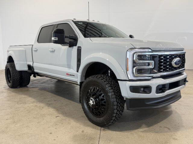 Used 2026 Ford F450 Platinum w/ FX4 Off-Road Package image 5