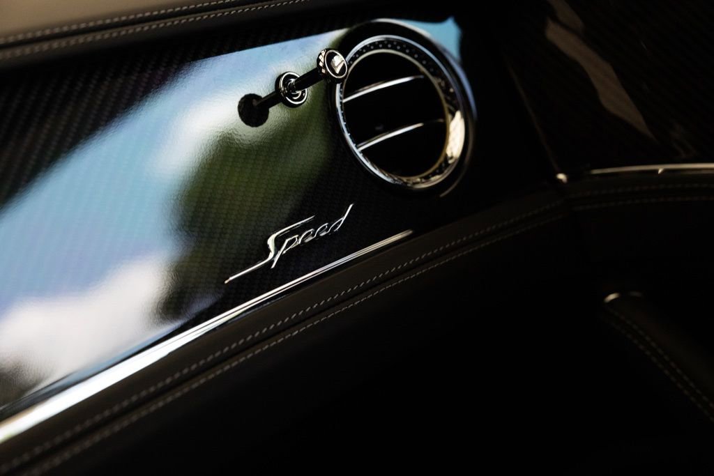 Used 2025 Bentley Flying Spur Plug-In Hybrid image 26