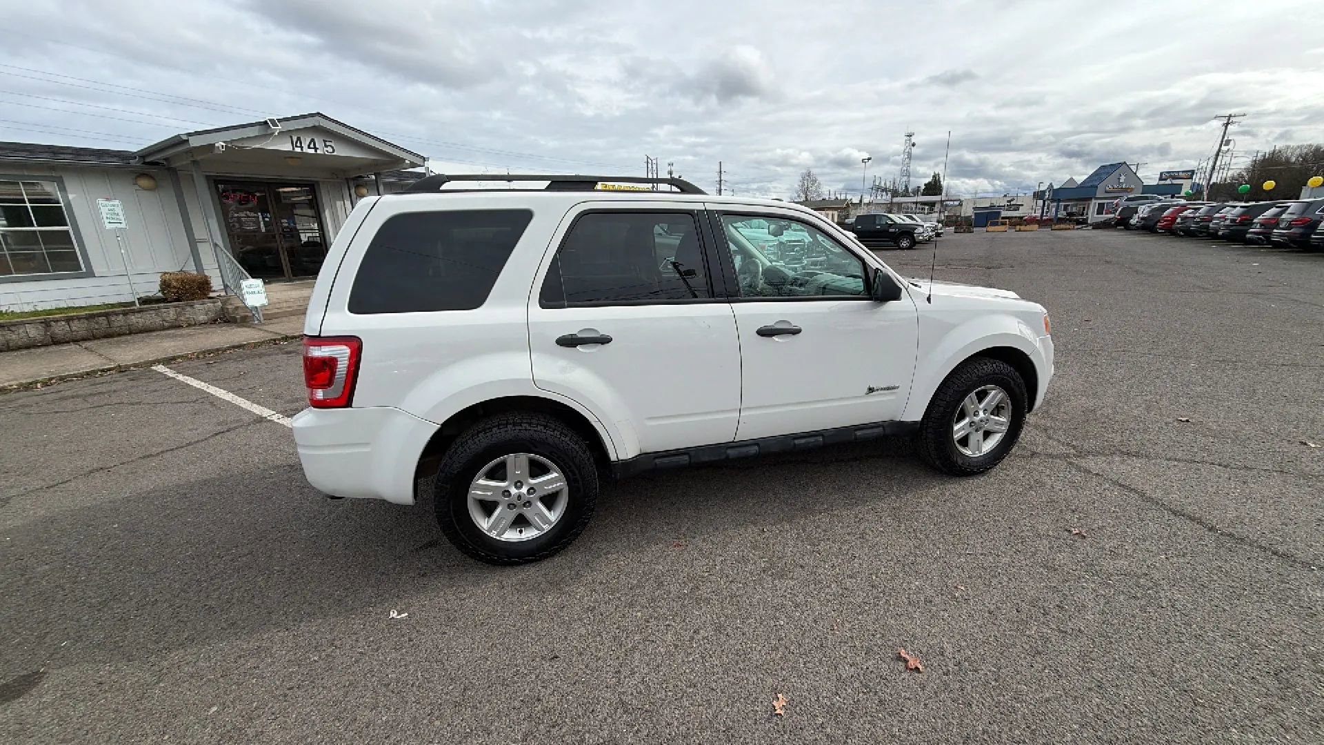Used 2010 Ford Escape Limited AWD/4WD image 3