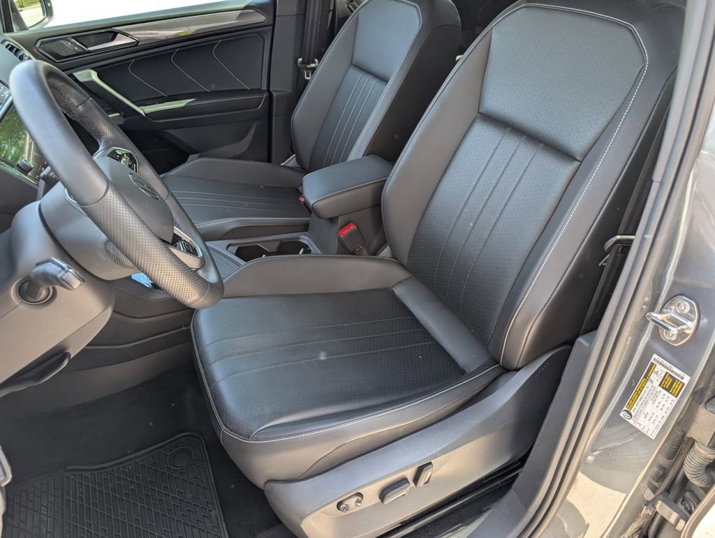 Used 2022 Volkswagen Tiguan SE R-Line image 5