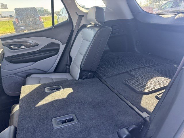 Used 2023 GMC Terrain SLT w/ Tech Package image 26